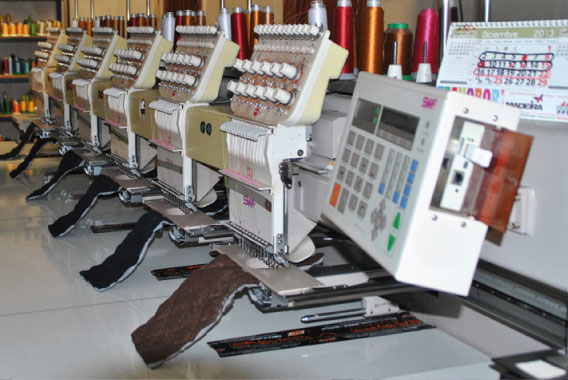 maquina de bordado de uniformes industrial de 6 cabezales